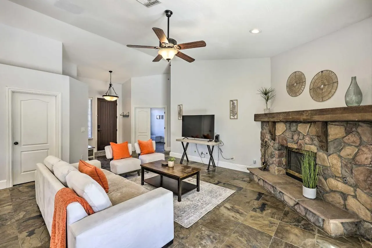 Airy Scottsdale Home Pool, Putting Green And Grill!