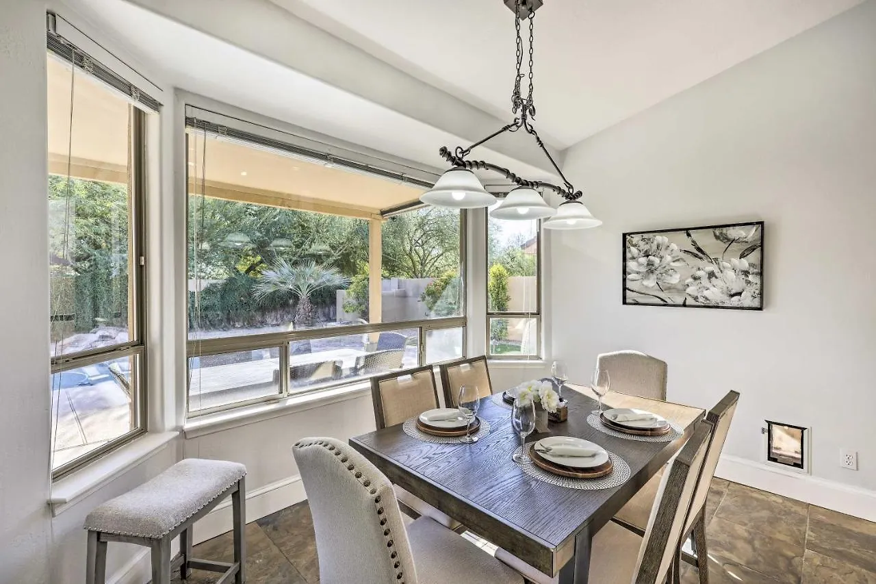 Airy Scottsdale Home Pool, Putting Green And Grill! 0*,  ארצות הברית