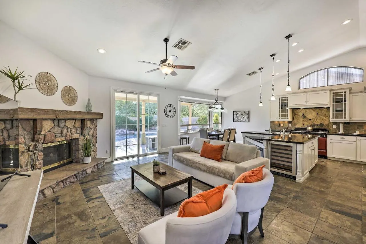 Airy Scottsdale Home Pool, Putting Green And Grill! בית נופש