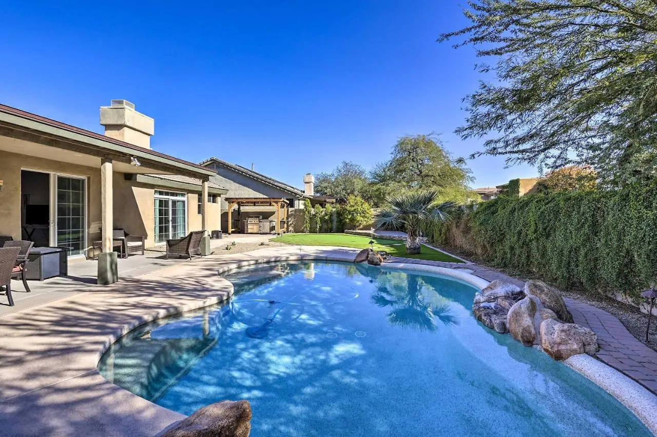 בית נופש Airy Scottsdale Home Pool, Putting Green And Grill!
