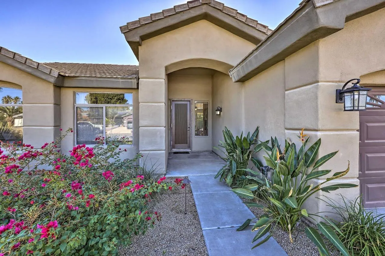 Airy Scottsdale Home Pool, Putting Green And Grill! 0*,  ארצות הברית