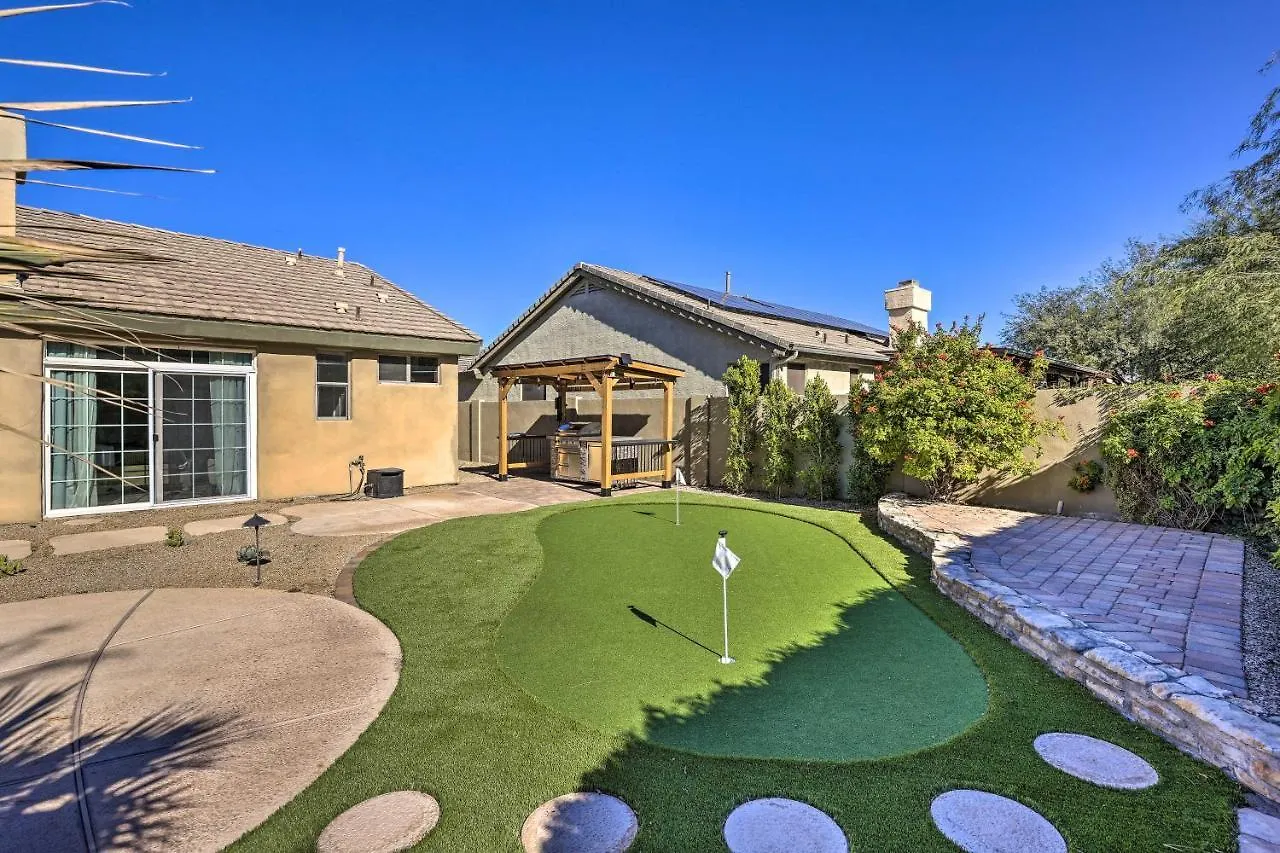 בית נופש Airy Scottsdale Home Pool, Putting Green And Grill! ארצות הברית